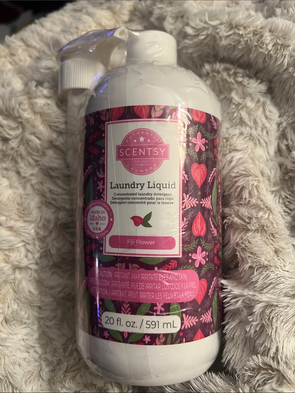 Scentsy Fiji Flower Laundry Liquid - Pink & Purple Floral Bottle